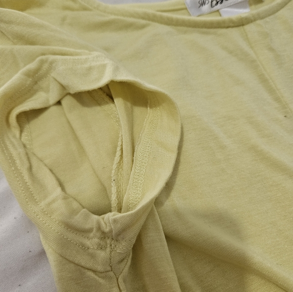 NWOT Stitches - Pale Yellow Crop Top - Picture 9 of 10